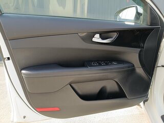 2020 Kia Cerato III Рестайлинг (Classic), белый, 2199000 рублей, вид 5