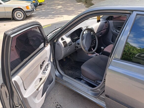 2006 Hyundai Accent ТагАЗ II, серый, 400000 рублей - вид 11