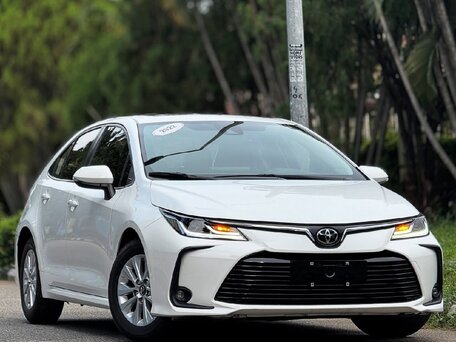 2023 Toyota Corolla XII (E210), белый, 1640000 рублей, вид 1