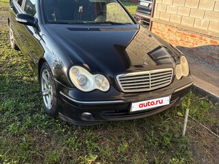 2003 Mercedes-Benz C-Класс 180 II (W203), чёрный, 530000 рублей, вид 1