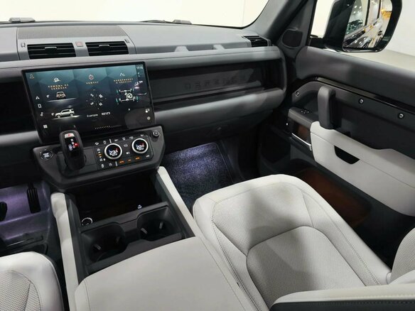 2026 Land Rover Defender 110 II, чёрный - вид 12