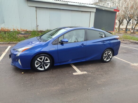 2016 Toyota Prius IV (XW50), синий, 1870000 рублей - вид 3