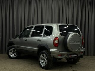2007 Chevrolet Niva I, серебристый, 299900 рублей, вид 3