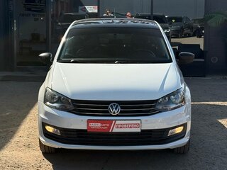 2018 Volkswagen Polo V Рестайлинг, белый, 999000 рублей, вид 3