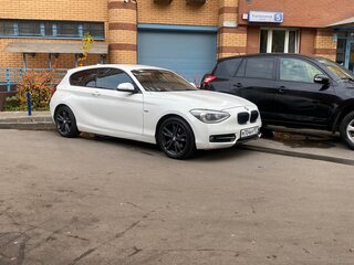 2013 BMW 1 серии 118i II (F20/F21), белый, 1065000 рублей, вид 4