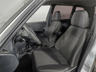 2012 Chevrolet Niva I Рестайлинг, серебристый, 300000 рублей, вид 4