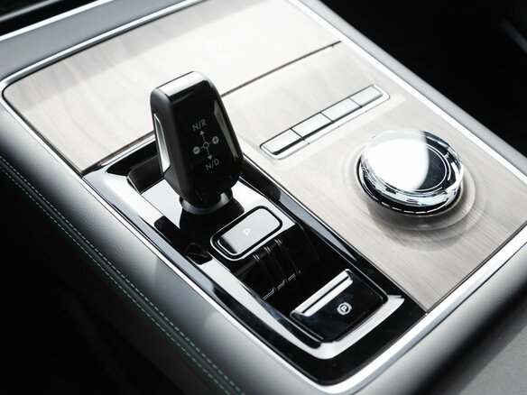 2026 Geely Monjaro I Рестайлинг, серебристый, 4905441 рублей - вид 20