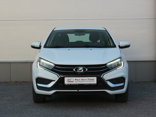 2024 Lada (ВАЗ) Vesta I Рестайлинг (NG), белый, 1267000 рублей, вид 3
