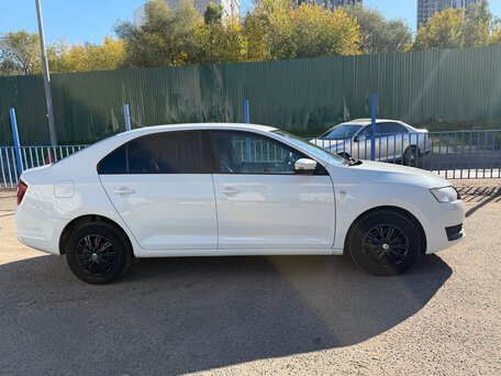 2018 Skoda Rapid I Рестайлинг, белый, 919999 рублей, вид 4