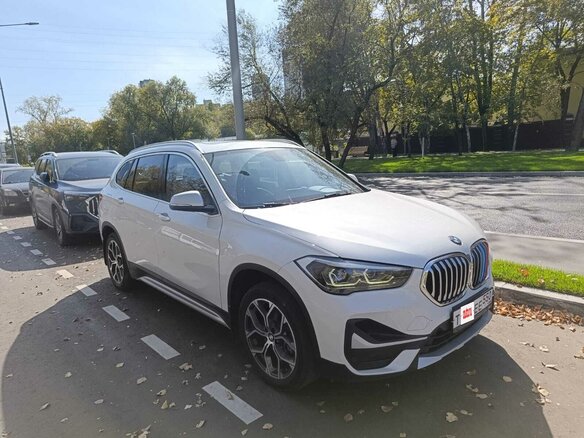 2022 BMW X1 18i sDrive II (F48) Рестайлинг, белый, 2970000 рублей - вид 1