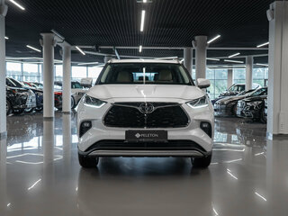 2026 Toyota Highlander IV (XU70), белый, 5700000 рублей, вид 3