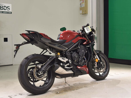 2023 Triumph Street Triple, чёрный, 1217000 рублей, вид 2