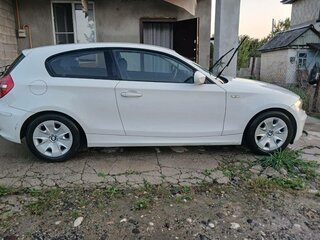 2010 BMW 1 серии 116i I (E81/E82/E87/E88) Рестайлинг, белый, 795000 рублей, вид 2