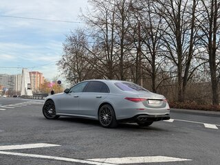 2023 Mercedes-Benz S-Класс AMG 63 e AMG Long IV (W223), серый, 17500000 рублей, вид 4