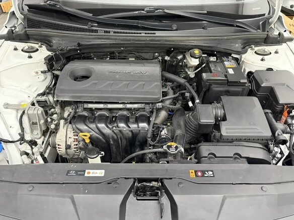 2022 Hyundai Elantra VII (CN7), белый, 1900000 рублей - вид 8