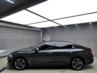 2022 Kia K5 III, чёрный, 2500000 рублей, вид 4