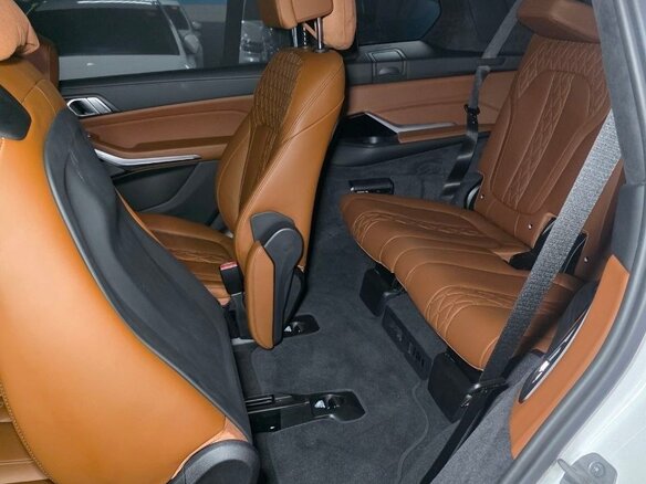 2024 BMW X7 40i I (G07) Рестайлинг, белый - вид 15