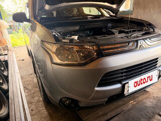 2013 Mitsubishi Outlander III, серебристый, 2000000 рублей, вид 4