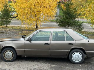 1990 Mercedes-Benz W124 230 4-speed, коричневый, 250000 рублей, вид 4