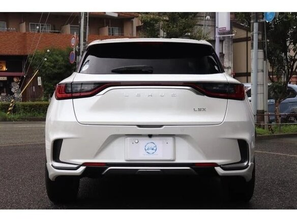 2025 Lexus LBX, белый, 4333666 рублей - вид 4