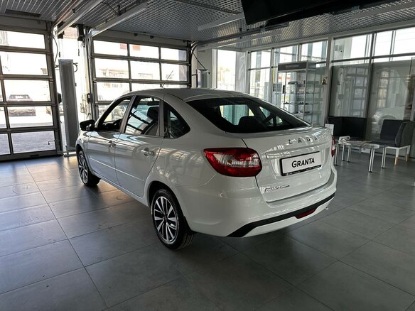 2026 Lada (ВАЗ) Granta I Рестайлинг, белый, 1324000 рублей - вид 7
