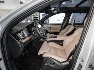 2026 Volvo XC90 B5 II Рестайлинг 2, серый, 13500000 рублей, вид 4