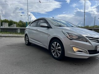 2016 Hyundai Solaris I Рестайлинг, серебристый, 1300000 рублей, вид 5