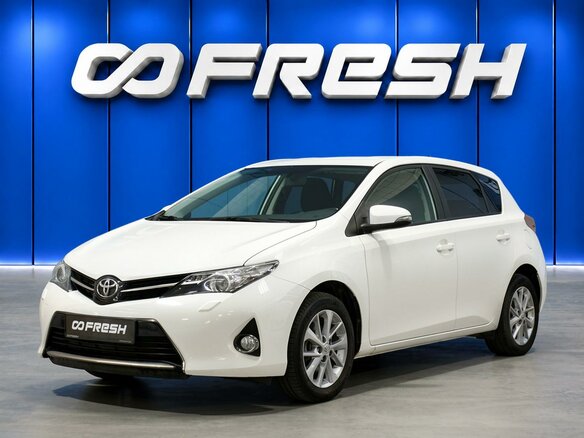 2015 Toyota Auris II, белый, 1419000 рублей