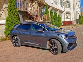 2023 Volkswagen ID.4 X, чёрный, 3700000 рублей, вид 4