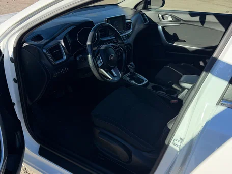 2019 Kia Ceed III, белый, 1560000 рублей, вид 5