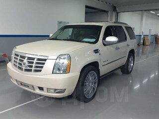 2011 Cadillac Escalade III, белый, 2200000 рублей, вид 1