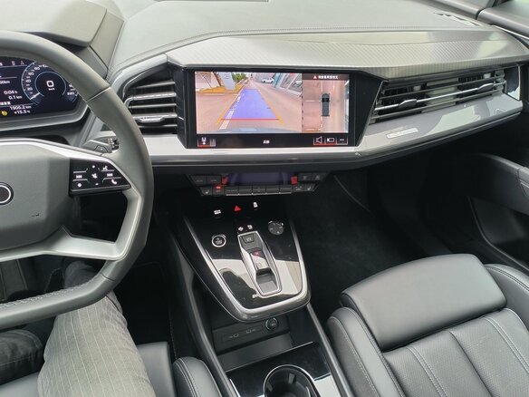 2025 Audi Q4 e-tron 40 I, серый, 4170000 рублей - вид 9