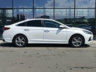 2019 Hyundai Sonata VII (LF) Рестайлинг, белый, 1780000 рублей, вид 3