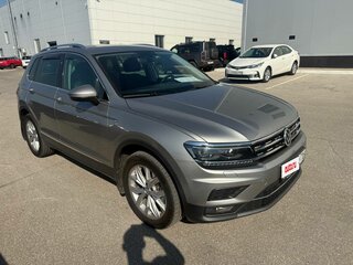 2017 Volkswagen Tiguan II, серебристый, 2260000 рублей, вид 2