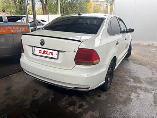 2017 Volkswagen Polo V Рестайлинг, белый, 530000 рублей, вид 4