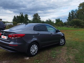 2016 Kia Rio III Рестайлинг, серый, 800000 рублей, вид 2