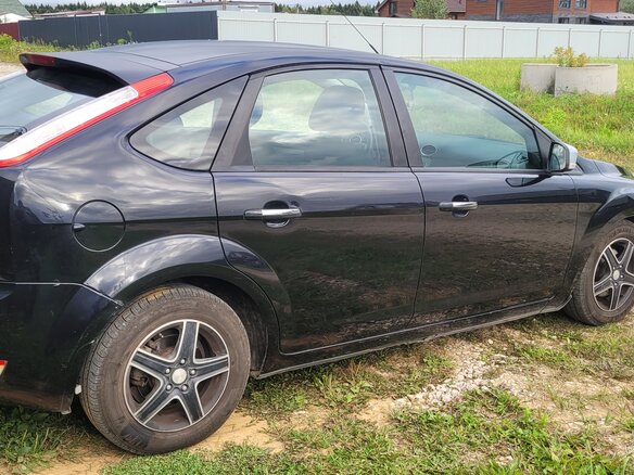2010 Ford Focus II Рестайлинг, чёрный, 440000 рублей - вид 4