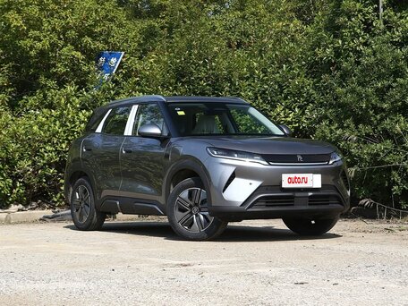 2026 BYD Yuan Up 45.12 kWh, серый, 2245003 рублей, вид 3