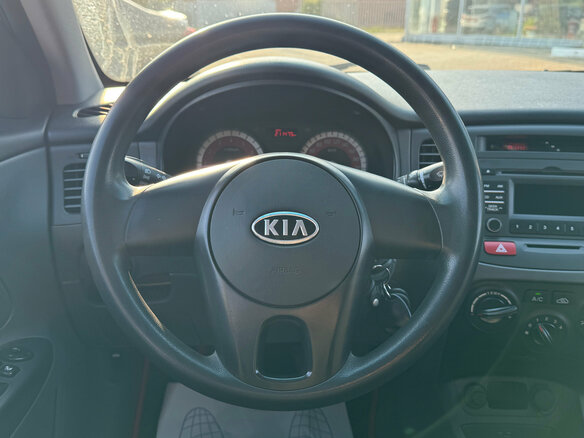 2011 Kia Rio II Рестайлинг, серебристый - вид 9