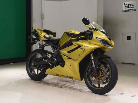 2013 Triumph Daytona 675, золотистый, 577000 рублей, вид 3