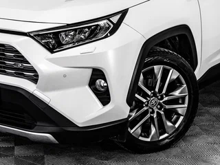 2019 Toyota RAV4 V (XA50), белый, 3099000 рублей, вид 2