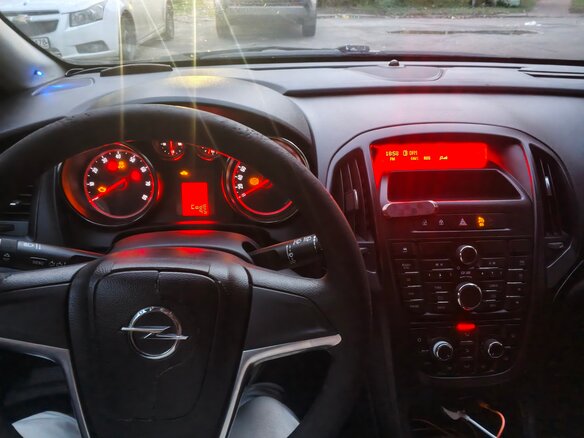 2011 Opel Astra J, серебристый, 190000 рублей - вид 9
