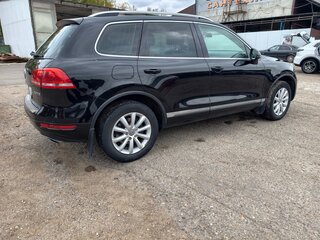 2011 Volkswagen Touareg II, чёрный, 1700000 рублей, вид 5
