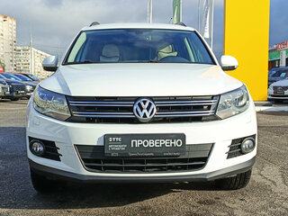 2016 Volkswagen Tiguan I Рестайлинг, белый, 1465000 рублей, вид 2