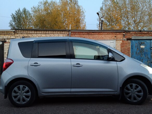 2005 Toyota Ractis I, серый, 465000 рублей - вид 1