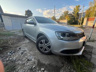 2013 Volkswagen Jetta VI, серебристый, 980000 рублей, вид 1