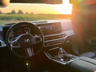 2023 BMW X7 40i I (G07) Рестайлинг, чёрный, 7000000 рублей, вид 2
