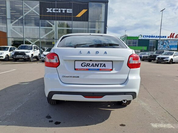 2026 Lada (ВАЗ) Granta I Рестайлинг, белый - вид 4