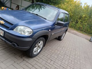 2017 Chevrolet Niva I Рестайлинг, синий, 655000 рублей, вид 2