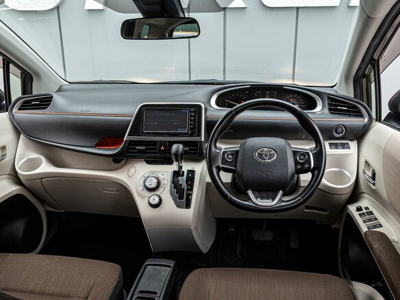 2015 Toyota Sienta II, коричневый, 1525000 рублей - вид 5
